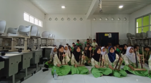Angklung Performed by Kelas 6 Ar-Rahman & 6 Ar-Rahim